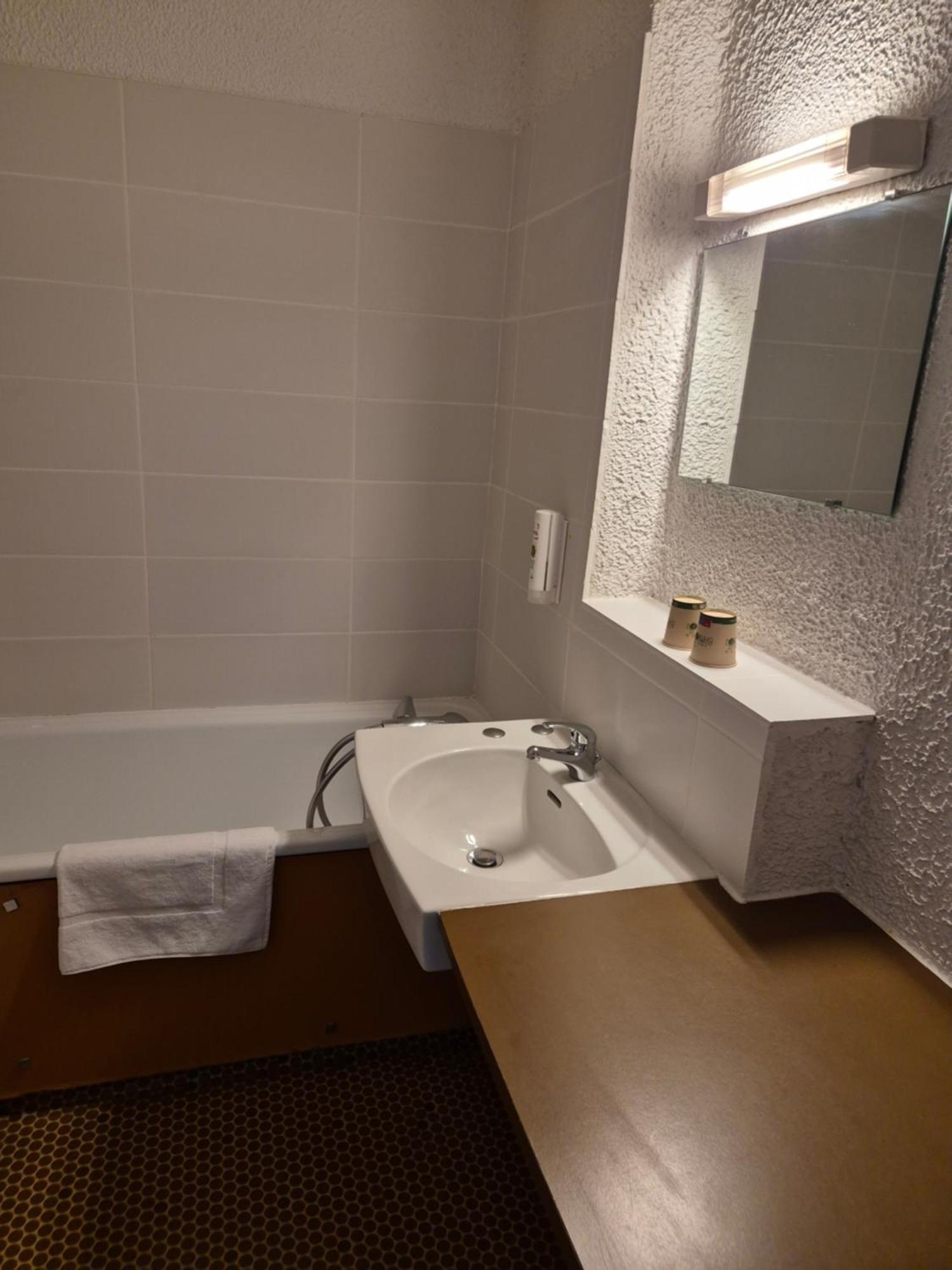 Hotel Le Challans Ngoại thất bức ảnh